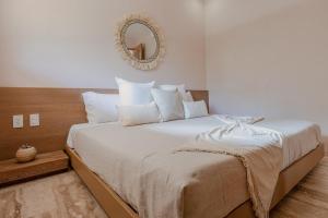 Luxury Retreat with Private Pool and Premium Amenities Close to the Beach