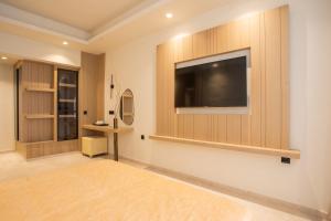Athos Hotel