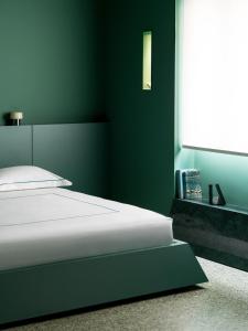 Design Led Emerald Suite II Prime Syntagma Location