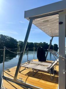 Houseboat ALOHA