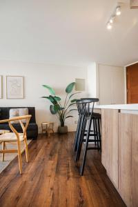 Descubre la Elegancia 2 habitaciones en Las Condes