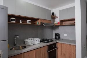 Apartamento remodelado para vacaciones o negocios