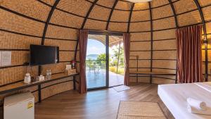 2Someplace Resort