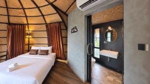 2Someplace Resort