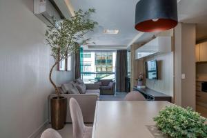 Cobertura em Mariscal-Vista Mar-Jacuzzi Privativa
