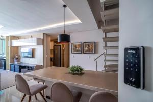 Cobertura em Mariscal-Vista Mar-Jacuzzi Privativa