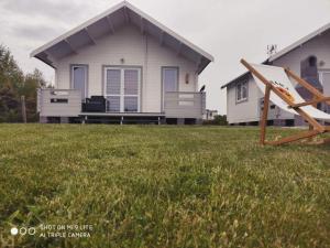 Family holiday homes, playground, summer pool