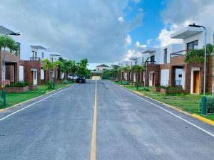 Tropical villa with Pool & Jacuzzi near beaches