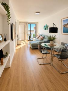 2 bedrooms and 2 suny terraces