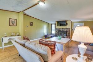 5 Mi to Dtwn Aiken! Family Home w Open Yard