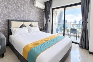 Platinum Central Living