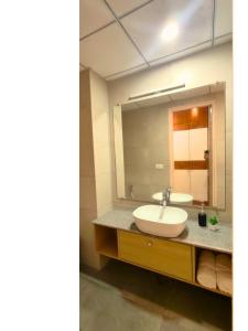 Runway Retreat- premium 1RK-Near Jewar Airport