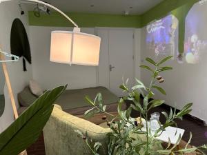 San San Homestay
