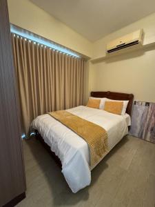 Staycation or Flight Crew Oasis Mins to NAIA Kitchenette Cozy
