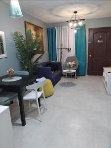 2 BR Condo in Pasig near LRT2 Santolan with Wifi