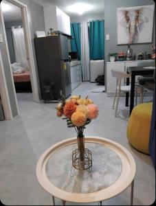 2 BR Condo in Pasig near LRT2 Santolan with Wifi