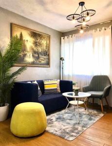 2 BR Condo in Pasig near LRT2 Santolan with Wifi