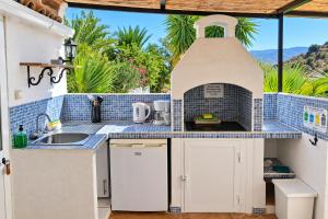 Tiny house 12m2 "ANTON PIECK" in holiday park with 55 m2 pool