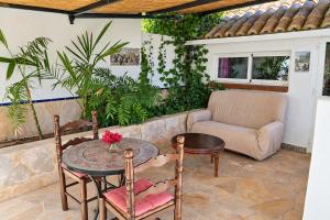Tiny house 12m2 "ANTON PIECK" in holiday park with 55 m2 pool