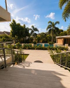 Palm Noir Modern Luxury Escape with a Resort Vibe