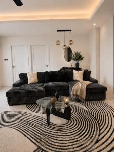 Palm Noir Modern Luxury Escape with a Resort Vibe