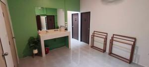 Tinlay house and hostel
