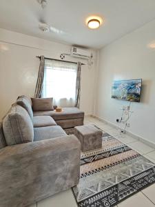 Beautiful two bedroom apartment in Buxton point with ac and hot shower - BL402