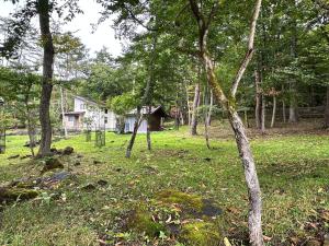蓼科 北八ヶ岳 森の隠れ家ヴィラ---サウナ,屋根付BBQ house完備---標高1350M大自然のプライベート空間