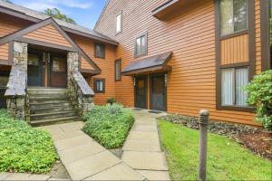 Swiss Mountain 1BR DLX CSSS2407 condo