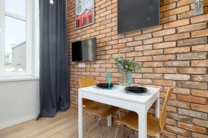 Functional Studio Close to the Old Town by Noclegi Renters