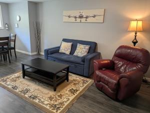Forest 1-BR Suite - Hot Tub, Playground, BBQ