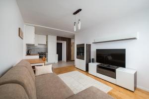 Szczęśliwicka Homely Apartment by BookingHost