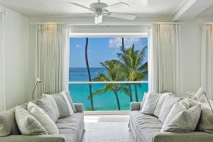 Contemporary Design Beachfront Luxury Villa - Footprints and South Cottage