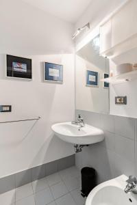 Vatican Elegant for 6, Metro & Comfort