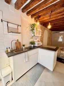 Independent Venice Studio with outdoor patio