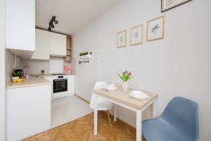 Cosy studio near the PGE stadium Warsaw Koźmińska 11 by Heyrent