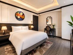 Ricky Chan Hotel