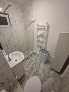Apart SimBro