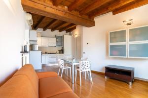 Beautiful apartment-Piazza Mazzini view