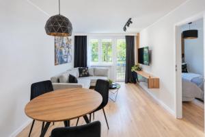 Mias - Szopy 2 Riverside Suite by Lion Apartments