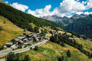 The chalet in the village between Champoluc and Antagnod