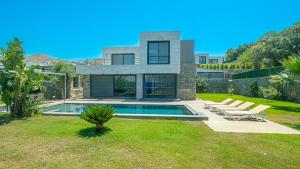 Villa Brakte with Private Pool in Gümüşlük