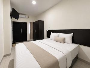 Collection O near Transmall Padang formerly New Living