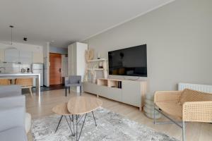 Waterlane Riverside SPA, Pool & Gym by Blue Mandarin Apartments