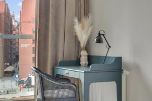Waterlane Riverside SPA, Pool & Gym by Blue Mandarin Apartments