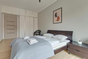 Waterlane Riverside SPA, Pool & Gym by Blue Mandarin Apartments
