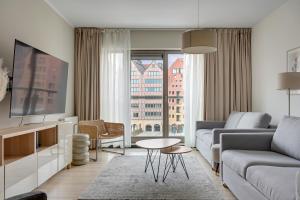 Waterlane Riverside SPA, Pool & Gym by Blue Mandarin Apartments