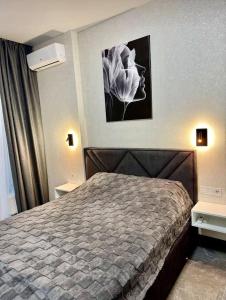 29-355-2 Manhattan, Beresteiskyi 11, Kyiv, Politekh metro nearby, fantastic city view, Petrovdom Apartment