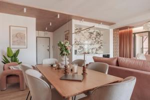Casa Blush Riverview by Downtown Apartments