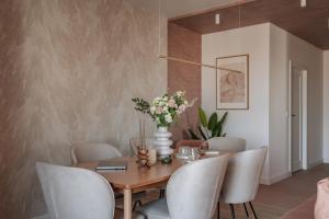 Casa Blush Riverview by Downtown Apartments